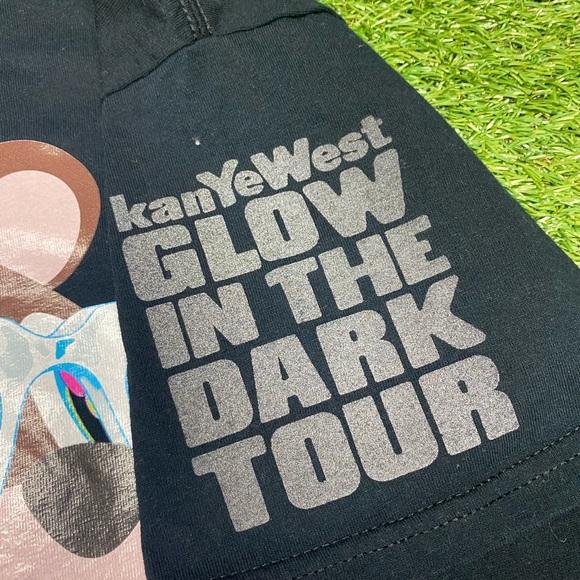 Vintage Y2K 2007 Kanye West Glow in the Dark tour tee men’s size medium - Picture 3 of 8